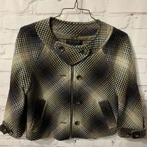 BCBG MaxAzria cropped medium coat‎